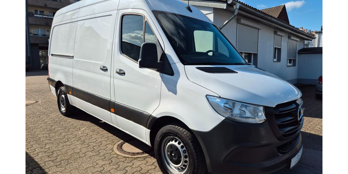 Mercedes-Benz Sprinter 141.000 km 25.999 &euro; Düsseldorf 40591