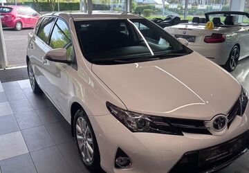 Toyota Auris 89.900 km 10.950 &euro; Köln 51103