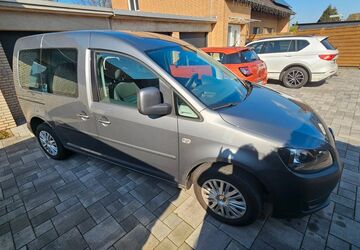 VW Caddy 114.000 km 9.499 &euro; Neuss 41470