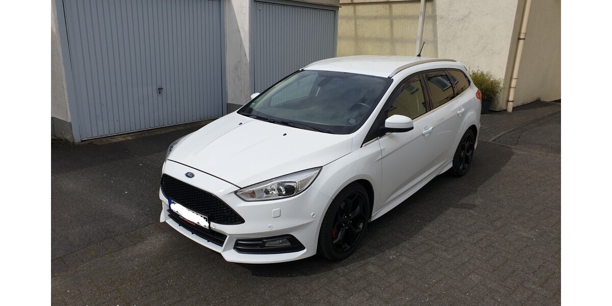 Ford Focus 106.000 km 14.950 &euro; Solingen 42651