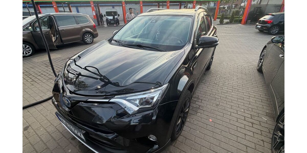 Toyota RAV 4 198.000 km 17.200 &euro; Solingen 42651