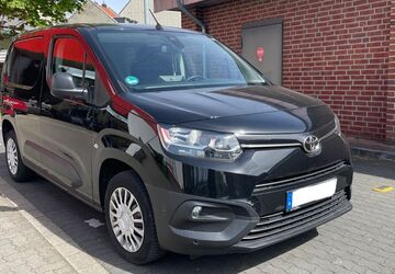 Toyota Proace City 40.148 km 16.416 &euro; Düsseldorf 40221