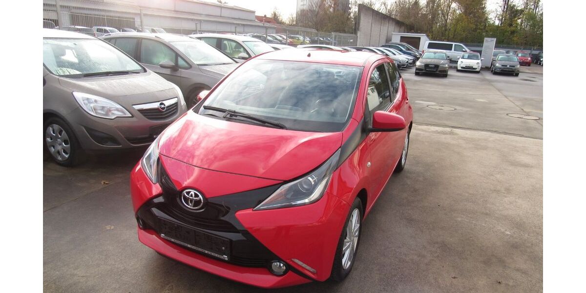 Toyota Aygo (X) 94.700 km 7.700 &euro; Leverkusen 51371