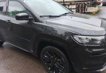 Jeep Compass 85.000 km 18.900 &euro; Solingen 42651