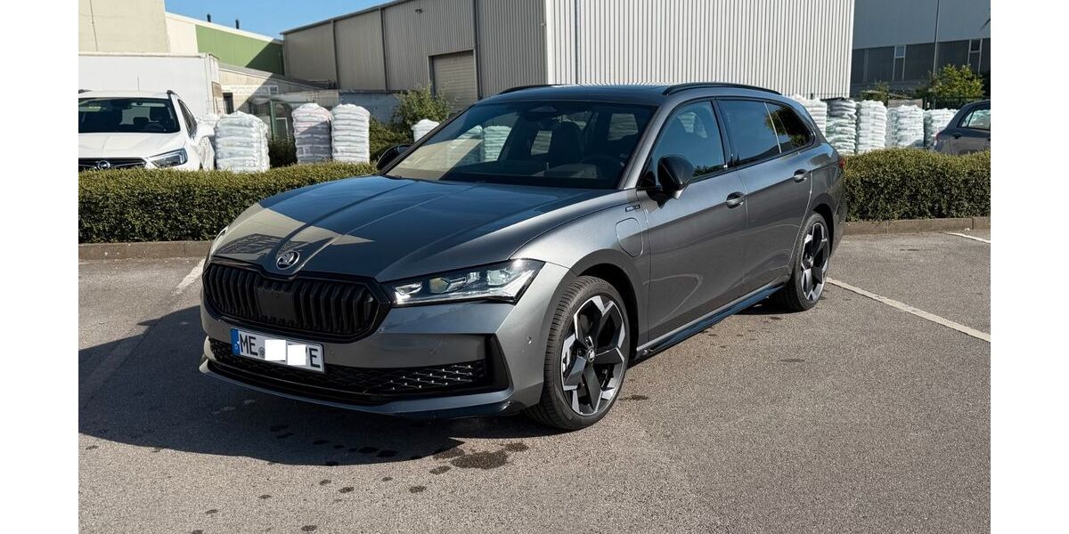 Skoda Superb 4.800 km 40.900 &euro; Langenfeld 40764