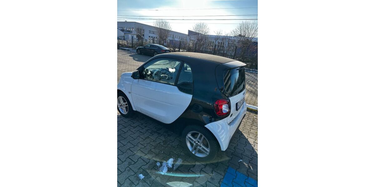 Smart ForTwo 26.500 km 9.200 &euro; Köln 51149