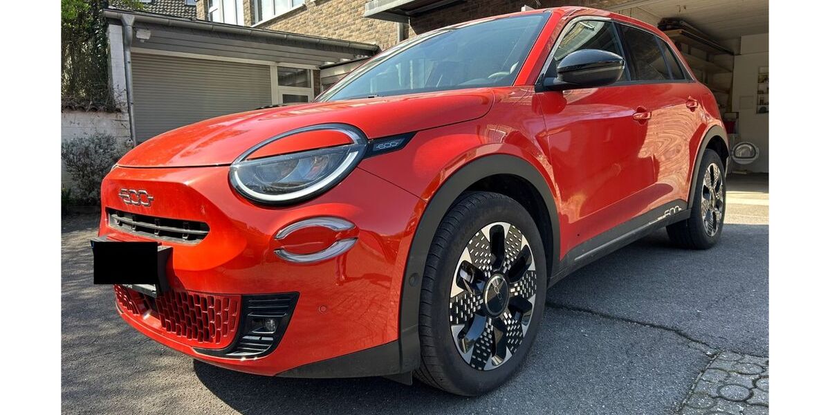 Fiat 600e 13.614 km 24.350 &euro; Bergisch Gladbach 51469