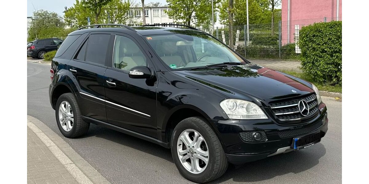 Mercedes-Benz ML 320 283.500 km 6.990 &euro; Neuss 41460