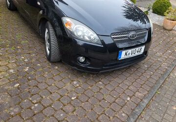 Kia ceed / Ceed 172.000 km 2.950 &euro; Köln 51107