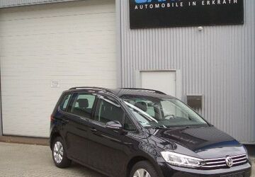 VW Touran 66.941 km 26.975 &euro; Erkrath 40699