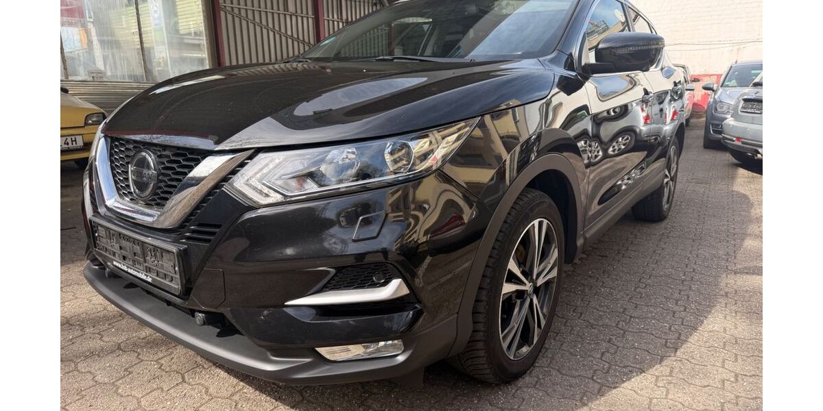 Nissan Qashqai 108.000 km 14.480 &euro; Köln 51105